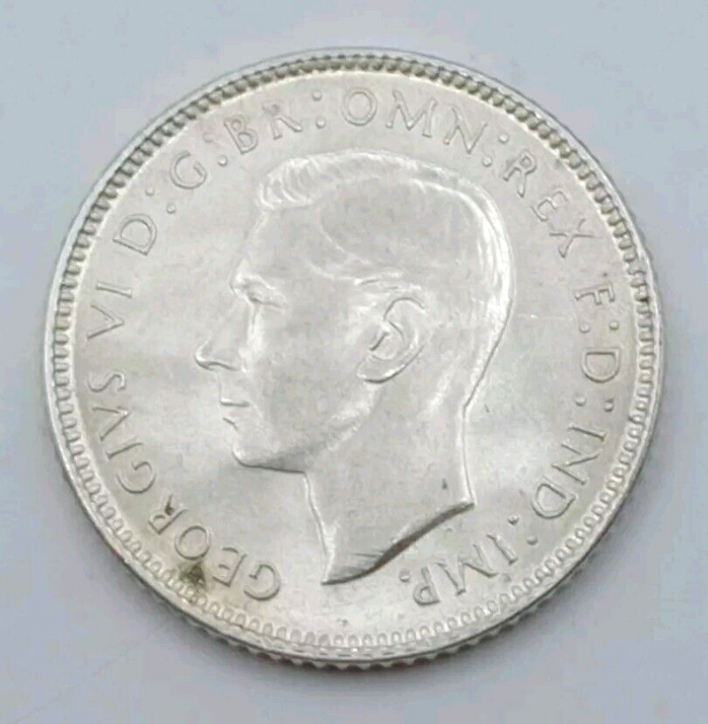 1943 D Australian 6 Pence silver coin AU+ - Image 3